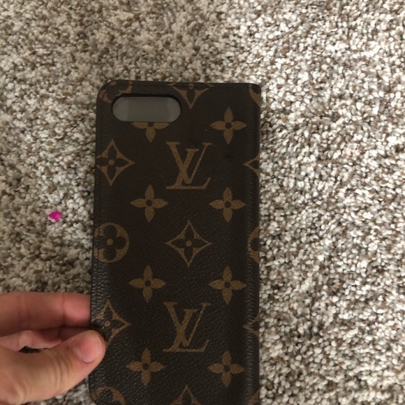 Authentic Louis Vuitton phone case - Picture 4 of 5